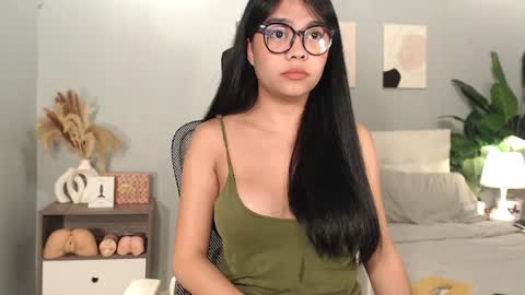 Snapshot of hotasian_gabby69 chatting on 03/28/26, 01:38 hotasian_gabby69 online show from 03/28/26, 01:38