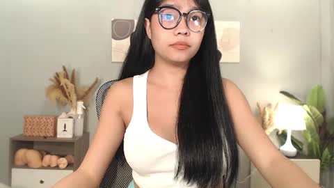 Snapshot of hotasian_gabby69 chatting on 04/26/26, 10:57 hotasian_gabby69 online show from 04/26/26, 10:57