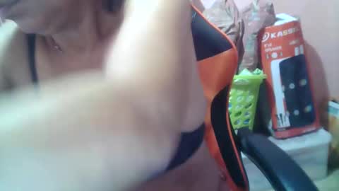 Snapshot of hotbetty_45 chatting on 01/03/25, 12:00 hotbetty_45 online show from 01/03/25, 12:00