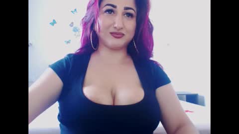 Snapshot of hotboobsmaya chatting on 10/28/25, 08:51 hotboobsmaya online show from 10/28/25, 08:51