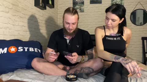 YounHotCouple online show from 12/30/24, 01:03