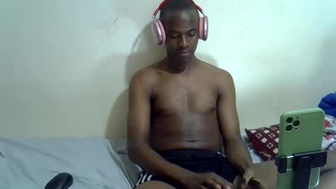 hotcum256 online show from 04/28/26, 01:38