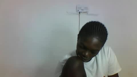 Snapshot of hotcutetracie chatting on 09/09/25, 07:13 VICTORIA online show from 09/09/25, 07:13