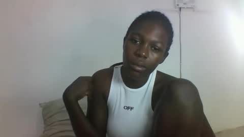 Snapshot of hotcutetracie chatting on 09/13/25, 07:13 VICTORIA online show from 09/13/25, 07:13