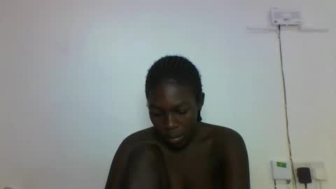 Snapshot of hotcutetracie chatting on 09/21/25, 03:52 VICTORIA online show from 09/21/25, 03:52