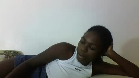 Snapshot of hotcutetracie chatting on 09/27/25, 09:25 VICTORIA online show from 09/27/25, 09:25