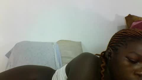 Snapshot of hotcutetracie chatting on 10/07/25, 06:16 VICTORIA online show from 10/07/25, 06:16