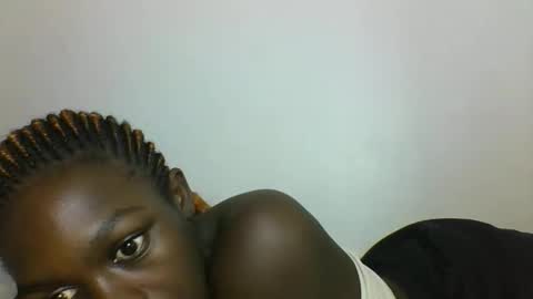 Snapshot of hotcutetracie chatting on 10/08/25, 07:11 VICTORIA online show from 10/08/25, 07:11