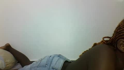 Snapshot of hotcutetracie chatting on 10/09/25, 07:17 VICTORIA online show from 10/09/25, 07:17