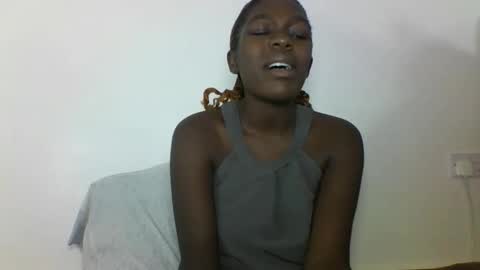 Snapshot of hotcutetracie chatting on 10/09/25, 07:23 VICTORIA online show from 10/09/25, 07:23