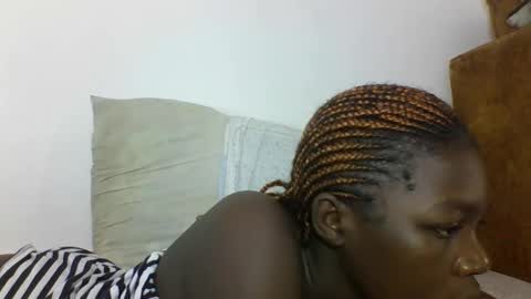 Snapshot of hotcutetracie chatting on 10/10/25, 08:02 VICTORIA online show from 10/10/25, 08:02