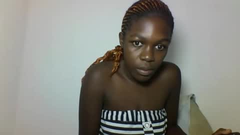 Snapshot of hotcutetracie chatting on 10/11/25, 06:28 VICTORIA online show from 10/11/25, 06:28