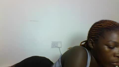 Snapshot of hotcutetracie chatting on 10/13/25, 07:41 VICTORIA online show from 10/13/25, 07:41