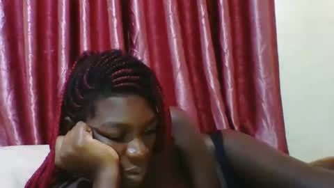 Snapshot of hotcutetracie chatting on 11/29/25, 09:56 VICTORIA online show from 11/29/25, 09:56