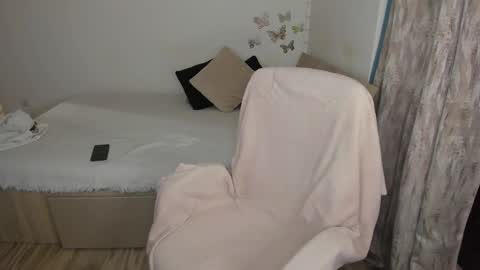 Snapshot of hotdelightsxy chatting on 10/02/25, 12:23 KRISS LUNA online show from 10/02/25, 12:23