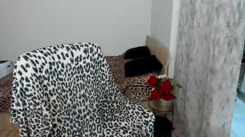 Snapshot of hotdelightsxy chatting on 05/12/26, 08:06 KRISS LUNA online show from 05/12/26, 08:06