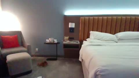 Snapshot of hotdog1124 chatting on 12/04/25, 02:54 hotdog1124 online show from 12/04/25, 02:54