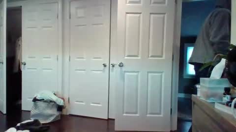 Snapshot of hotdog1124 chatting on 02/05/26, 12:21 hotdog1124 online show from 02/05/26, 12:21