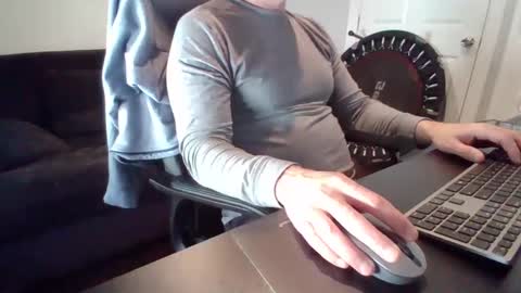 Snapshot of hotdog1124 chatting on 02/12/26, 02:56 hotdog1124 online show from 02/12/26, 02:56