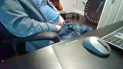 Snapshot of hotdog1124 chatting on 02/16/26, 12:34 hotdog1124 online show from 02/16/26, 12:34