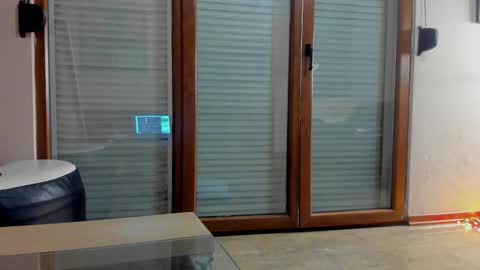 Erika  online show from 02/07/25, 09:48