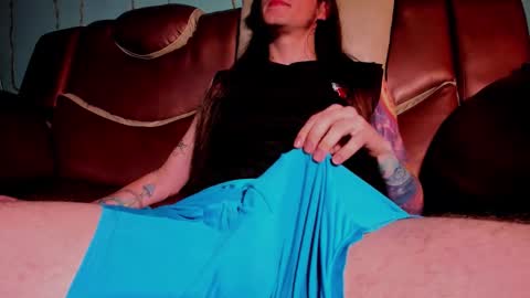 Snapshot of hoterossex chatting on 11/14/25, 07:01 axell online show from 11/14/25, 07:01