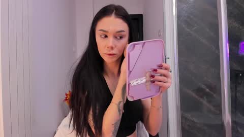 hotfallingdevil online show from 02/12/26, 05:24