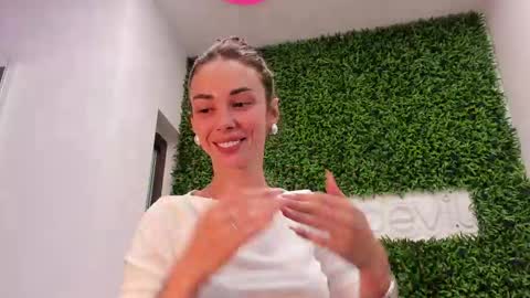 hotfallingdevil online show from 05/11/26, 04:07