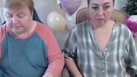 Snapshot of hotfiremommy chatting on 10/15/25, 01:11 LimonkaFire online show from 10/15/25, 01:11