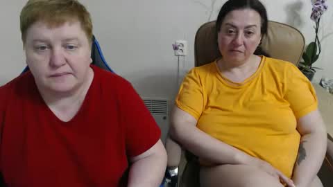 Snapshot of hotfiremommy chatting on 04/30/26, 08:57 LimonkaFire online show from 04/30/26, 08:57