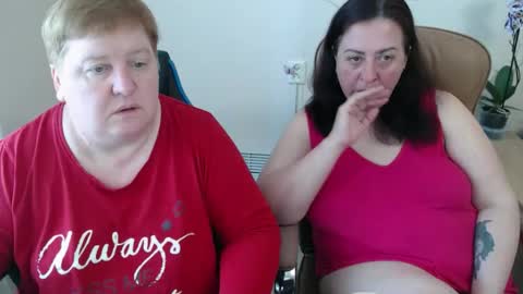 Snapshot of hotfiremommy chatting on 05/04/26, 12:01 LimonkaFire online show from 05/04/26, 12:01