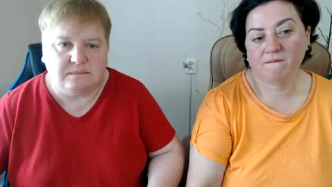 Snapshot of hotfiremommy chatting on 06/14/26, 07:43 LimonkaFire online show from 06/14/26, 07:43