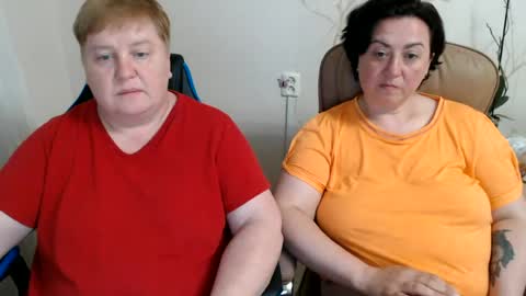 Snapshot of hotfiremommy chatting on 06/14/26, 07:49 LimonkaFire online show from 06/14/26, 07:49