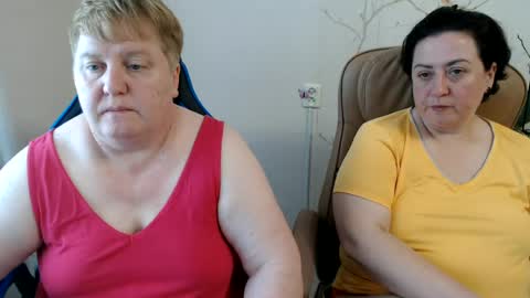 Snapshot of hotfiremommy chatting on 06/15/26, 03:58 LimonkaFire online show from 06/15/26, 03:58