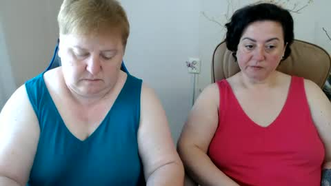 Snapshot of hotfiremommy chatting on 06/18/26, 08:25 LimonkaFire online show from 06/18/26, 08:25