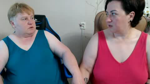 Snapshot of hotfiremommy chatting on 06/27/26, 06:02 LimonkaFire online show from 06/27/26, 06:02