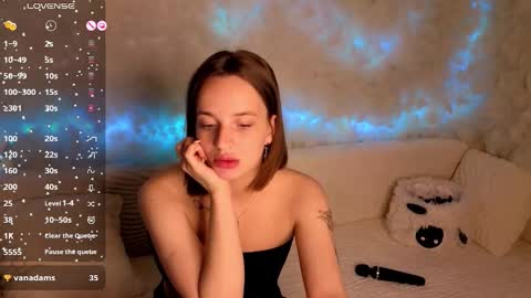 Snapshot of hotflexvi chatting on 10/04/25, 09:24 Viki online show from 10/04/25, 09:24