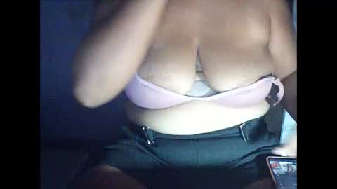 Snapshot of hotflowerclit chatting on 04/19/26, 01:54 hotflowerclit online show from 04/19/26, 01:54