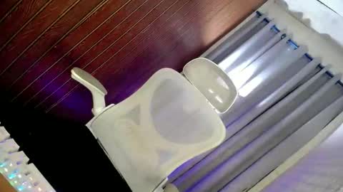 hotfucking_queen1111 online show from 05/07/26, 09:47
