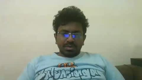 Snapshot of hotgluteus4321 chatting on 05/17/26, 05:42 hotgluteus4321 online show from 05/17/26, 05:42