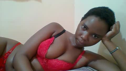 Queen online show from 02/17/25, 05:25