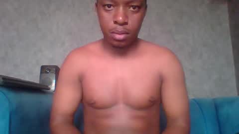 Snapshot of hotguyy001 chatting on 02/14/25, 07:07 hotguyy001 online show from 02/14/25, 07:07