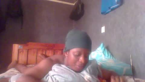 Snapshot of hotguyy001 chatting on 02/18/25, 01:55 hotguyy001 online show from 02/18/25, 01:55