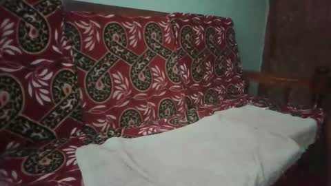 Snapshot of hotguyy001 chatting on 11/25/25, 11:21 hotguyy001 online show from 11/25/25, 11:21