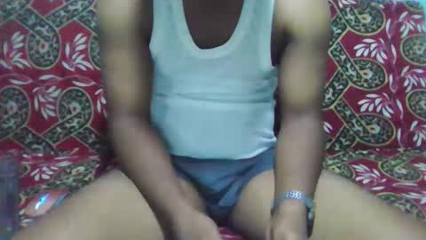 Snapshot of hotguyy001 chatting on 05/22/26, 02:51 hotguyy001 online show from 05/22/26, 02:51