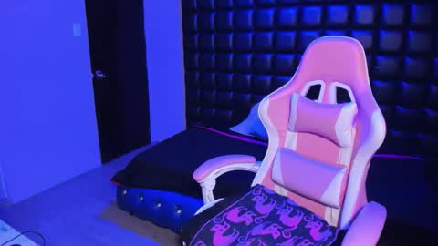 hannah online show from 11/21/25, 03:27