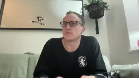 Snapshot of hotholby86 chatting on 01/12/25, 08:47 hotholby86 online show from 01/12/25, 08:47