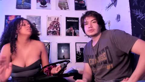 Snapshot of hothoneychile chatting on 04/16/26, 02:56 Sam and Nico online show from 04/16/26, 02:56
