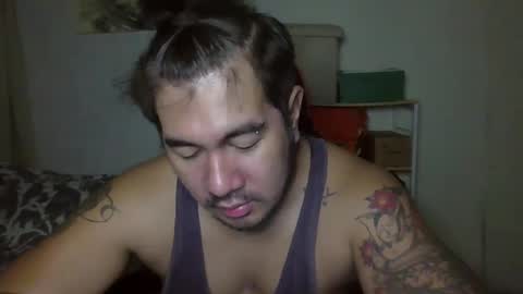 Snapshot of hothunkybear23 chatting on 12/15/24, 12:40 Khel online show from 12/15/24, 12:40