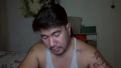 Snapshot of hothunkybear23 chatting on 12/31/24, 02:19 Khel online show from 12/31/24, 02:19